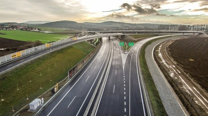 Diaľnica Bratislava Košice bude o rok. Postavia ju Maďari u seba