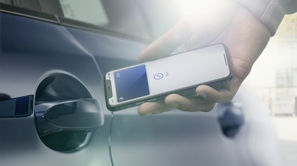 Spojenie BMW iPhone prináša odomykanie auta telefónom