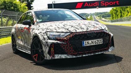 AUDI RS 3 PO FACELIFTE. PRVÉ FOTKY A ČAS Z NÜRBURGRINGU NA ÚROVNI FERRARI F12 ČI KOENIGSEGGU CCX