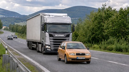 ZA TOTO VÁS KAMIONISTI NENÁVIDIA: NAJČASTEJŠIE ZLOZVYKY VODIČOV OSOBNÝCH ÁUT