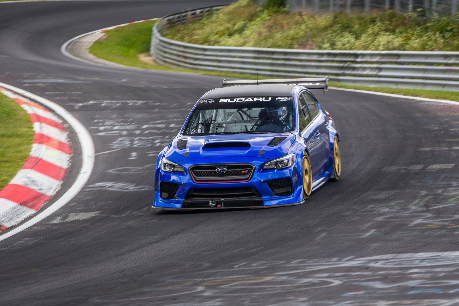 Subaru WRX STI takmer porazilo na Nürburgringu Porsche 918 Spyder