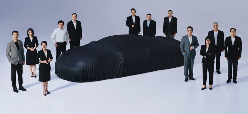 Čínska tehla do výkladnej skrine európskej smotánky? Nový superšport s V8 proti Ferrari a McLarenu