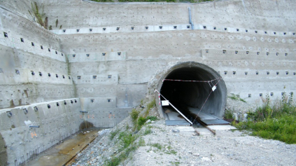 Tunel Višňové veľmi mešká. Vie o tom minister aj NDS