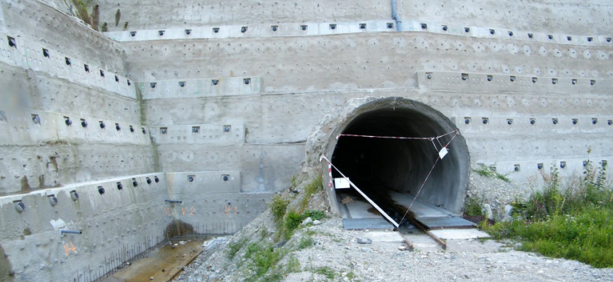 Tunel Višňové veľmi mešká. Vie o tom minister aj NDS