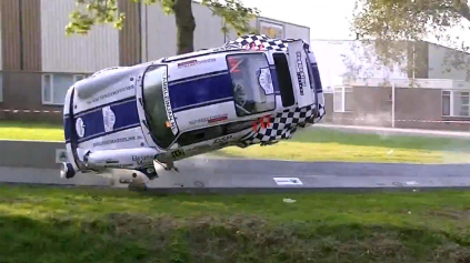 AUU, TAK TOTO MUSELO BOLIEŤ - PORSCHE 911 NA TOTÁLKU