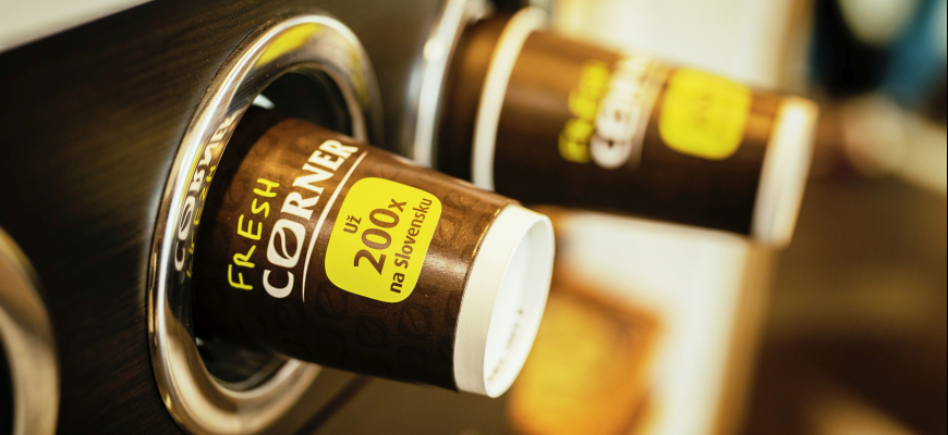Dobrú kávu k palivu natankujete už v 200 kaviarňach Fresh Corner