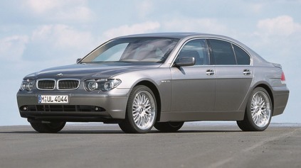 BANGLOVA SEDMIČKA ALIAS BMW RADU 7 (E65) MÁ 20 ROKOV. OBSTÁLA V SKÚŠKE ČASU?