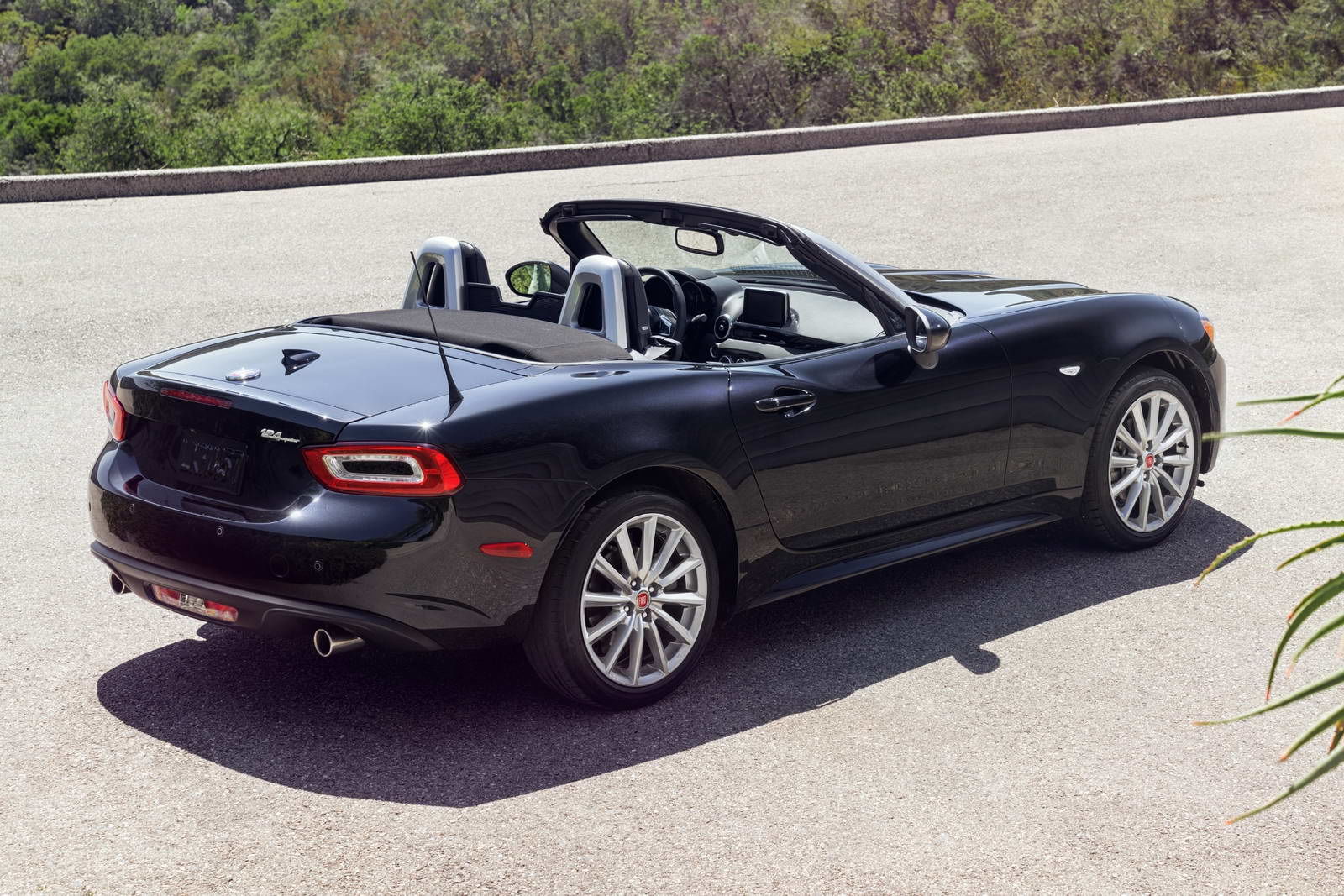 Fiat 124 Spider vs. Mazda MX-5 ND