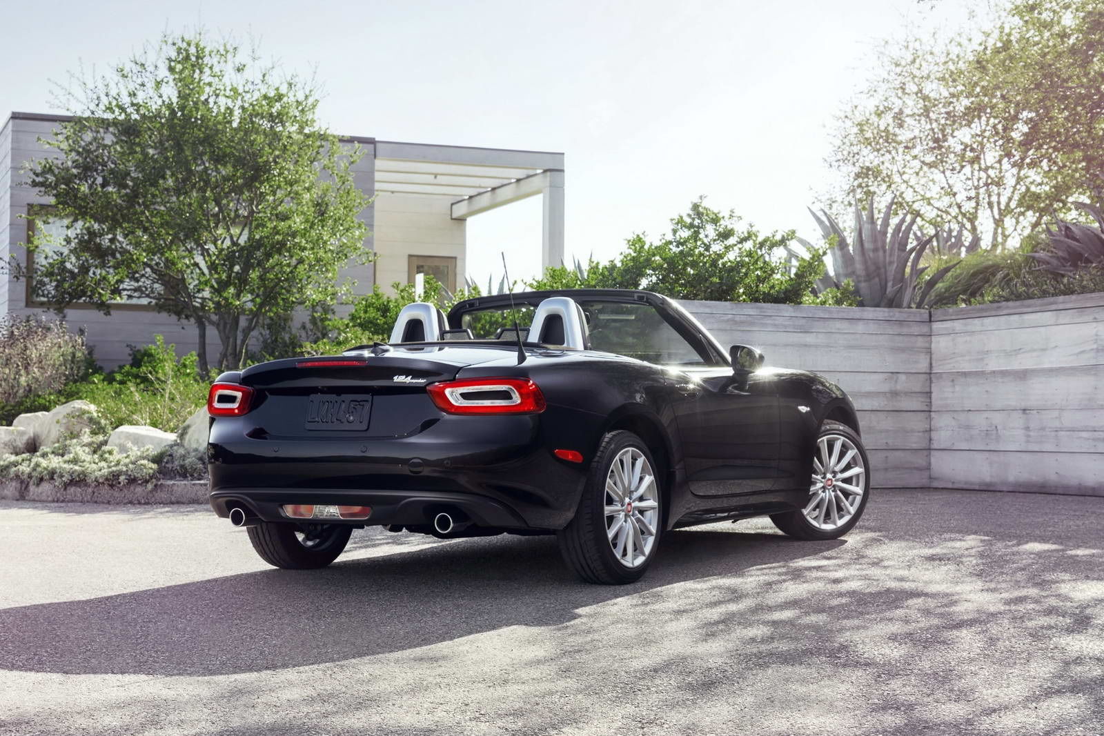 Fiat 124 Spider vs. Mazda MX-5 ND