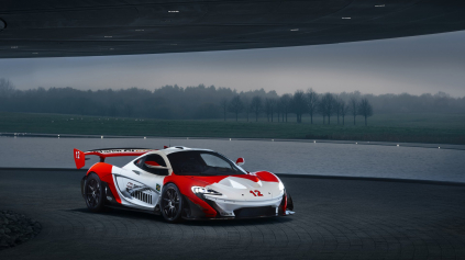 MCLAREN P1 GTR OSLAVUJE 30. ROKOV OD 1. TITULU AYRTONA SENNU