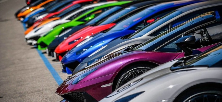 Ktorá farba auta bola najpopulárnejšia v roku 2020?