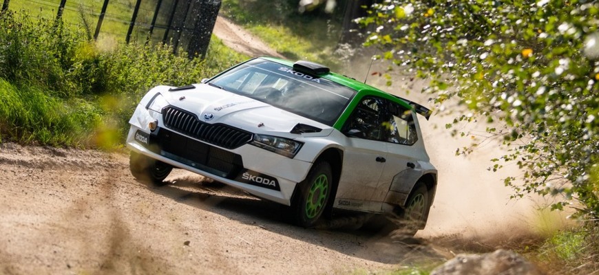 HOTOVOŠkoda posiela na trh novinku. Fabia Rally2 evo 2021 má vyšší výkon, nové diferenciály a zrýchlila