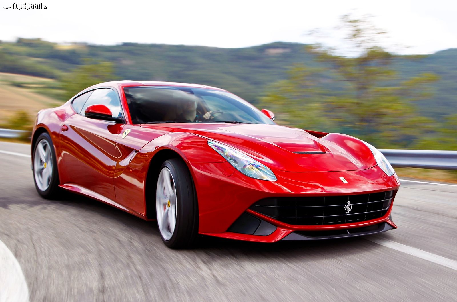 Niektoré automobilky budú mať s novými pravidlami problém. Čo bude so zvukom Ferrari alebo Lamborghini?
