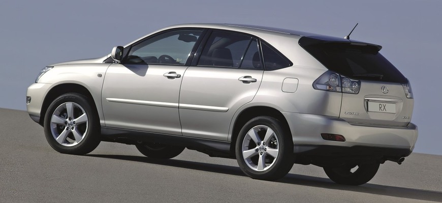 Lexus hybrid elektrifikáciu v prémiovkách nasadil prvý. Už pred 20 rokmi