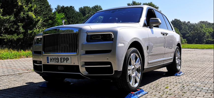 Rolls-Royce Cullinan 4x4 test