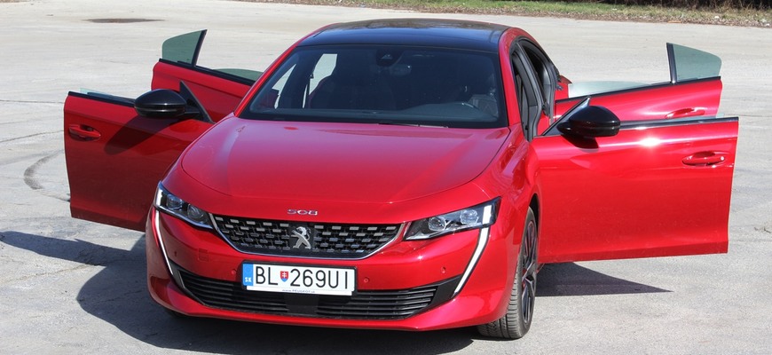 Otázka čitateľa: Chcem Peugeot 508, ako sú na tom jeho bezrámové dvere? Nefučí okolo nich?