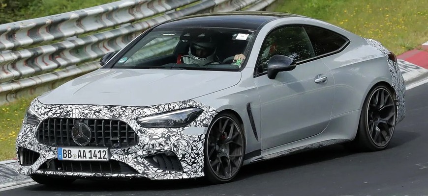 Plug-in hybridný štvorvalec vo vrcholných AMG zlyhal. Mercedes sa vráti k motorom V8!