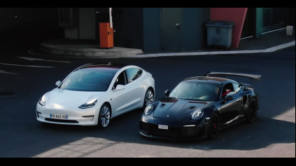 ŠPRINT TESLA MODEL 3 A 911 GT2 RS, MÁ ELEKTRIKA ŠANCU?