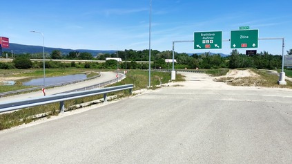 VÝSTAVBA SLOVENSKÝCH DIAĽNIC: SME NA SMIECH! ZABÁVAL SA INTERNET, KOMENTUJE MINISTER DOLEŽAL