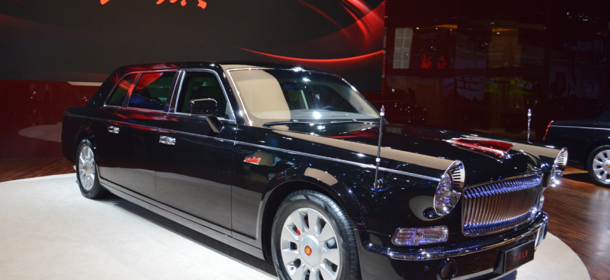 Hongqi L9 je luxusná limuzína z Číny. Ak nemáte štipku vkusu, je vaša za milión dolárov!