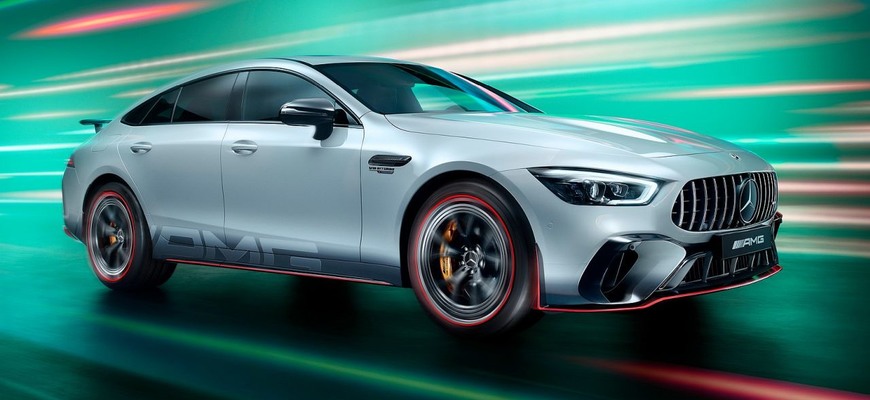 Len za paket F1 Edition pre Mercedes-AMG GT 63 S E Performance môžete mať dve Dacie Sandero