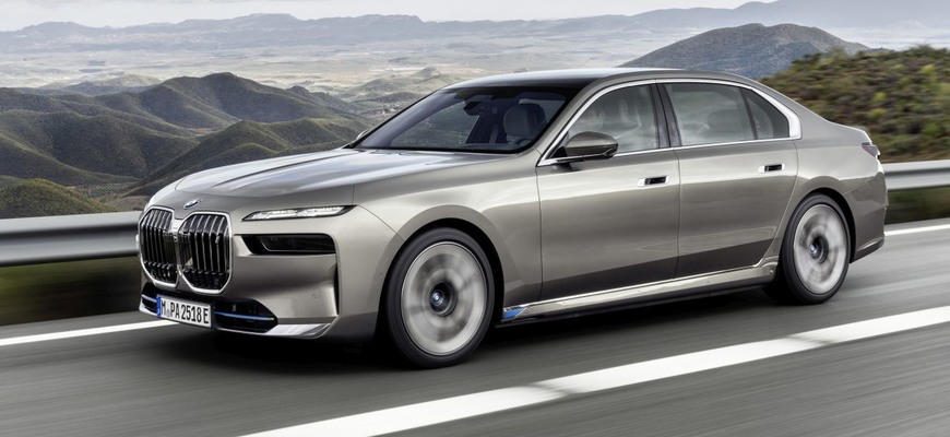 Nové BMW i7 eDrive50 a diesel xDrive40d ukazujú, aká technika sa objaví v chystanom BMW radu 5