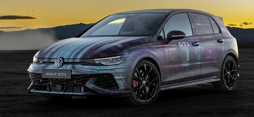Nový Volkswagen Golf GTI Clubsport na prvých fotkách. Svetovú premiéru má už o pár dní