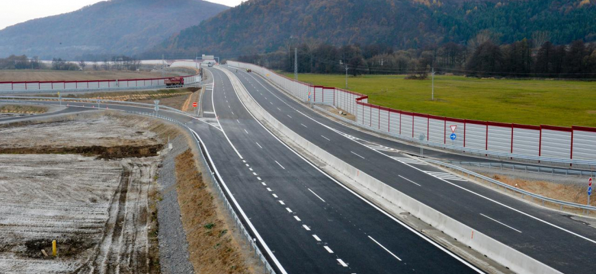Rýchlostná cesta cez juh Slovenska nebude. Neoplatí sa!