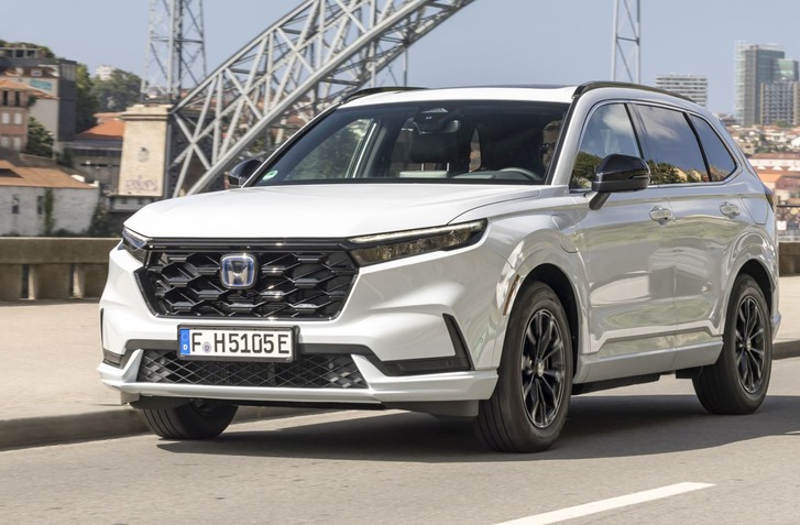 ELEKTROMOBILY SA STALI FETIŠOM EÚ, TVRDÍ HONDA. ODMIETA DIKTÁT JEDNÉHO TYPU POHONU