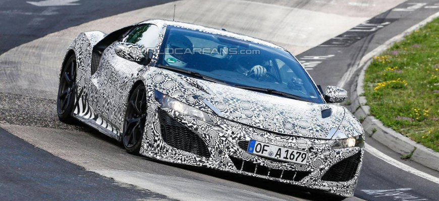 Honda NSX zhorela počas testovania na Nürburgringu - foto