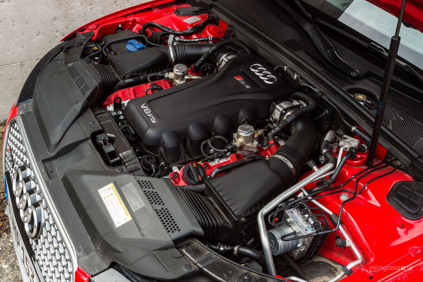 Audi RS4 B9 V6 Turbo