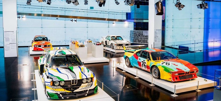 Všetkých 20 BMW Art Cars je prvýkrát pokope. Výstavu v Mníchove môžete navštíviť zadarmo