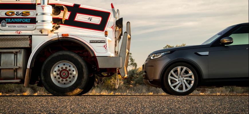 Land Rover Discovery utiahne 110-tonový kolos a nezapotí sa!