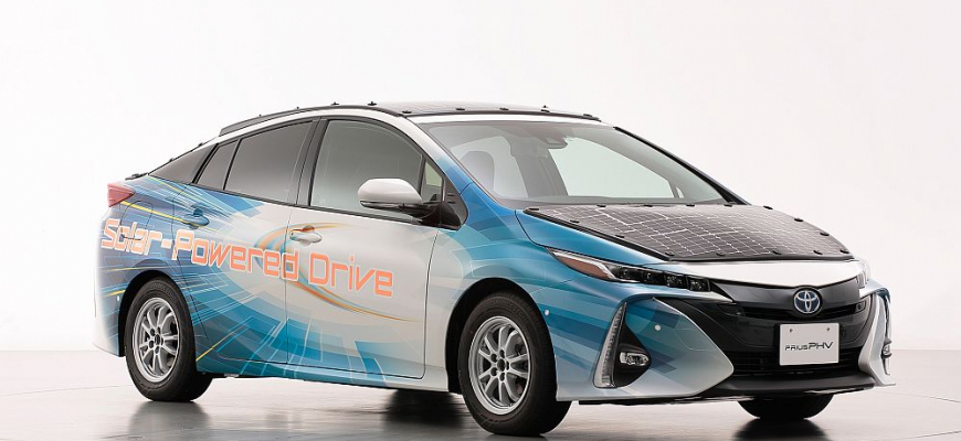 Solárna Toyota Prius PHV si za deň „vyrobí“ dojazd 44,5 km