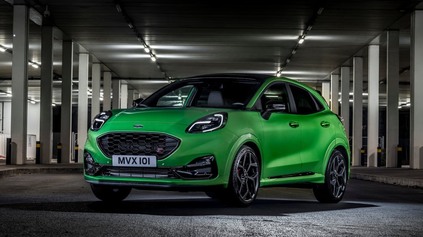 TROJVALCOVÝ FORD PUMA ST 2021 JE TU. MÁ 200 KONÍ A O POLOVICU TUHŠÍ PODVOZOK