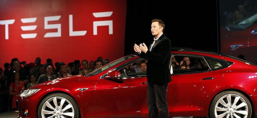 Tesla plánuje elektromobil pre masy. Má stáť od 25-tisíc dolárov bez DPH
