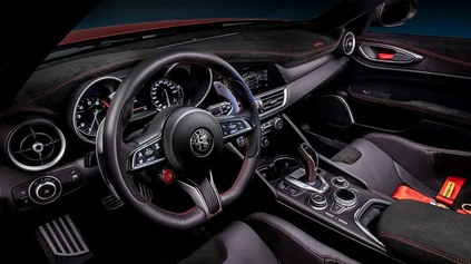 Alfa Romeo si ponechá fyzické tlačidlá. V interiéri nechce mať len dotykové displeje