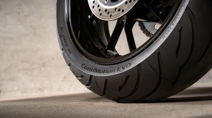 CONTINENTAL CONTIMOTION EVO MÁ VYDRŽAŤ VEĽA KILOMETROV A PODRŽAŤ AJ ZA DAŽĎA