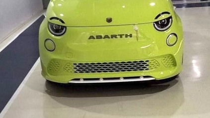 NA INTERNETE SA OBJAVILA PRVÁ FOTKA OSTRÉHO ELEKTRICKÉHO HATCHBACKU ABARTH 595E