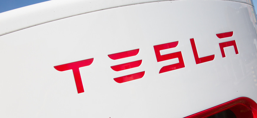 Hlasujte o tom, kde Tesla postaví nové nabíjačky. Obec Borinka predbehla švajčiarsky Davos