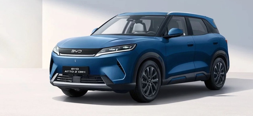 Ďalšie čínske auto sa vyhne clu. BYD Atto 2 DM-i prichádza do Európy s plug-in hybridom