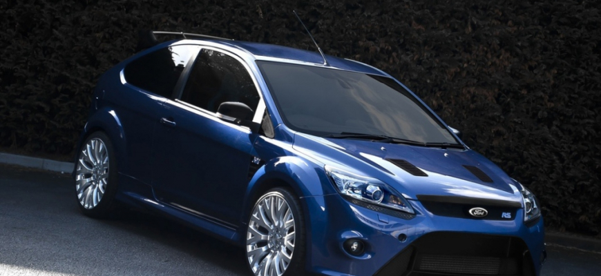 Kahn Design doviedol Ford Focus RS na hranicu dokonalosti