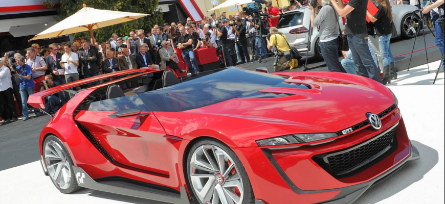 Ktorý špeciál VW ste vybrali pre autosalón v BA? Golf R400 alebo GTI Roadster?