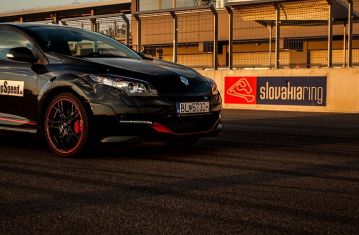 Renault Megane R (Miro Glasa http://miroglasa.sk/ )