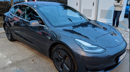 Prvá jazda Tesla Model 3