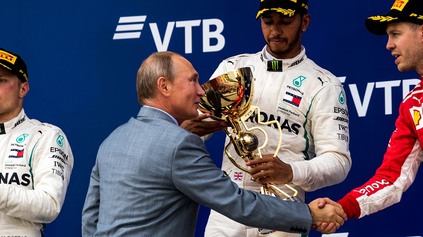 Kvôli útoku na Ukrajinu FIA zrušila preteky formule 1 v Soči. Veľká cena Ruska nebude