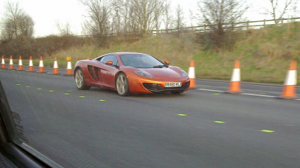 AKO SOM STRETOL MCLAREN MP4-12C