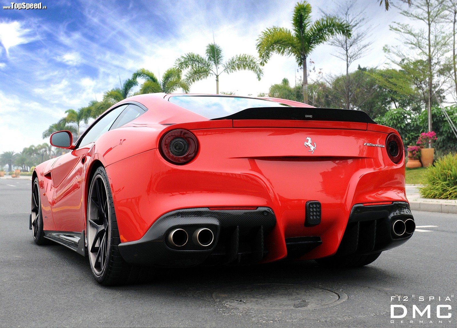 Ferrari F12berlinetta 