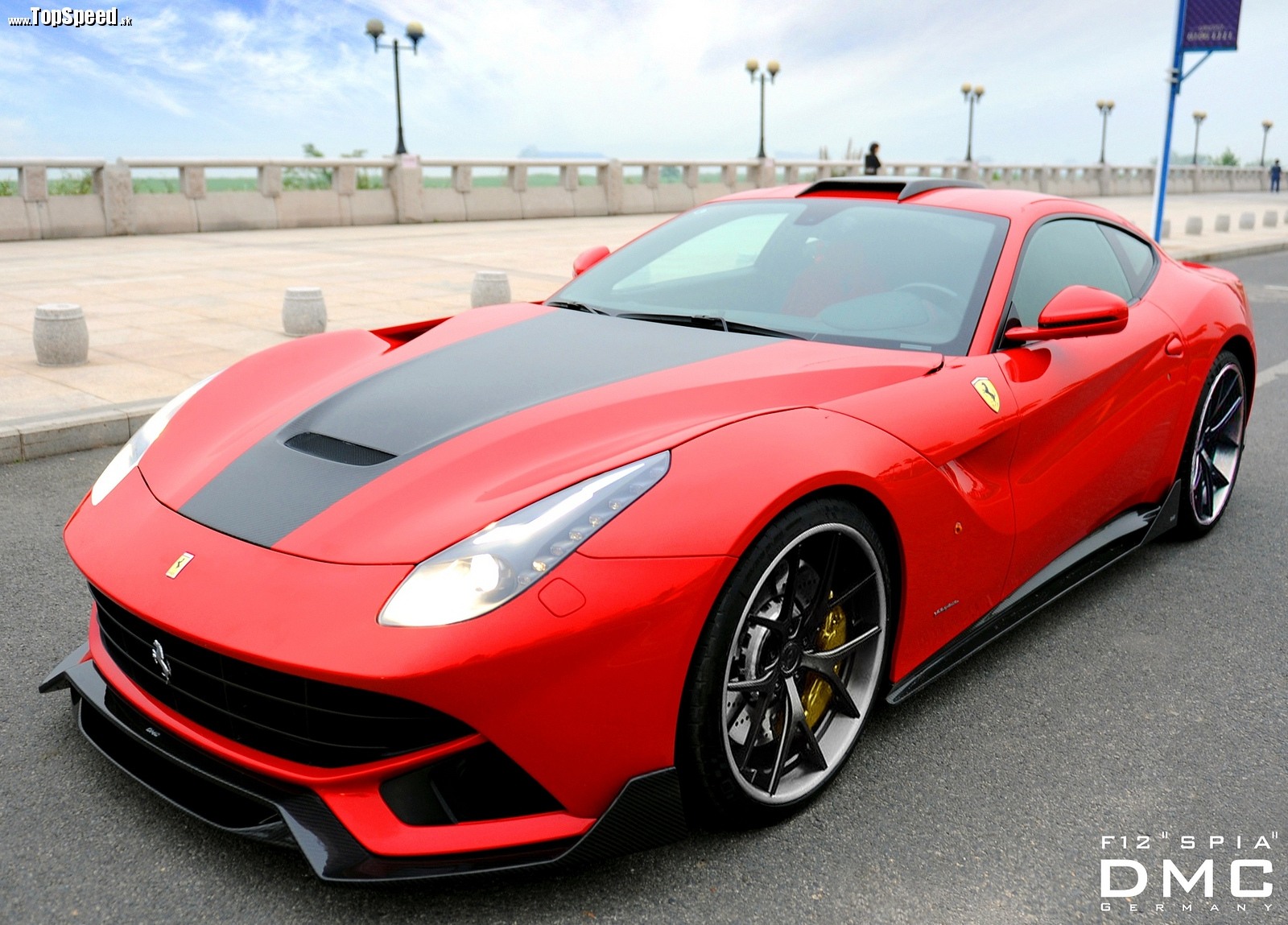 Ferrari F12berlinetta 