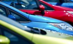 Milan Klik z AAA Auto Praha predal najviac áut na svete. Má svetový rekord
